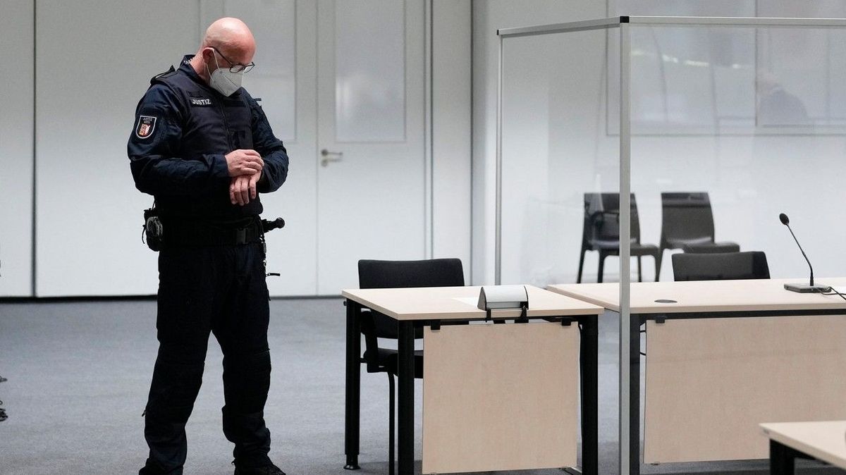 V Německu vydali zatykač na 96letou ženu. Byla sekretářkou v koncentračním táboře